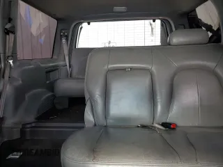 2000 Ford Expedition XLT with VIN 1FMRU1662YLB35757, listed as a Copart auction lot 44363845 with 206,135 mi miles and Salvage Title. Bid and sale history available at DreamBid. Image 10.
