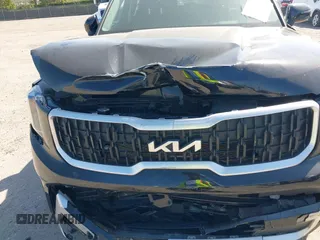 2024 Kia Telluride LX z VIN 5XYP24GC6RG482724, wystawiony jako IAAI lot #41806081 z przebiegiem 37 700 mil mil oraz . Historia ofert i sprzedaży dostępna na DreamBid. Obrazek 6.