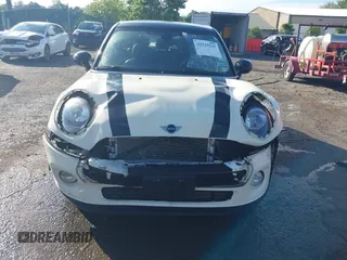 2019 MINI Hardtop 4 Door Cooper with VIN WMWXU1C5XK2J02832, listed as a IAAI auction lot 42525235 with 68,296 mi miles and . Bid and sale history available at DreamBid. Image 6.