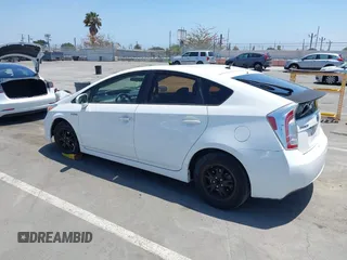 2013 Toyota Prius One z VIN JTDKN3DUXD5657826, wystawiony jako IAAI lot #42346122 z przebiegiem 129 882 mil mil oraz . Historia ofert i sprzedaży dostępna na DreamBid. Obrazek 3.