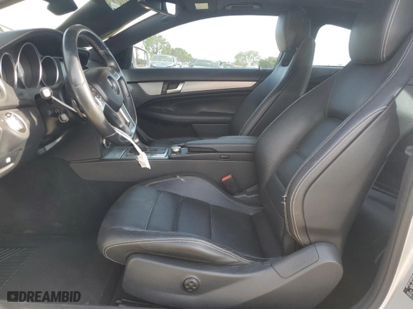2015 Mercedes-Benz C-Class C 250 with VIN WDDGJ4HB4FG439586, listed as a Copart auction lot 52242175 with 85,622 mi miles and Clean Title. Bid and sale history available at carsss.com. Image 7.