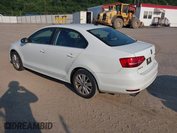 2015 Volkswagen Jetta SE с VIN 3VWD17AJ4FM312923, выставлен на аукционе IAAI как лот 42653648 с пробегом 85 978 миль миль и . История ставок и продаж доступна на DreamBid. Изображение 3.