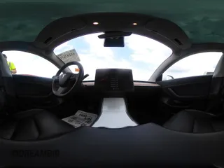 2020 Tesla Model 3 Standard Range Plus z VIN 5YJ3E1EA9LF598682, wystawiony jako IAAI lot #42247434 z przebiegiem 28 835 mil mil oraz . Historia ofert i sprzedaży dostępna na DreamBid. Obrazek 20.