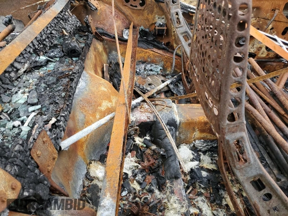 1986 Porsche 944 z VIN WP0AA0958GN152718, wystawiony jako Copart lot #55963875 z przebiegiem Nie podano mil oraz Szkoda całkowita • Salvage title. Historia ofert i sprzedaży dostępna na DreamBid. Obrazek 10.
