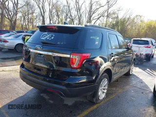 2017 Ford Explorer z VIN 1FM5K7B88HGD05787, wystawiony jako IAAI lot #40861587 z przebiegiem 103 715 mil mil oraz . Historia ofert i sprzedaży dostępna na DreamBid. Obrazek 4.