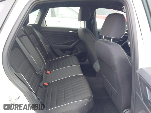2024 Volkswagen Jetta Sport z VIN 3VWBM7BU9RM070948, wystawiony jako IAAI lot #41897872 z przebiegiem 7 521 mil mil oraz . Historia ofert i sprzedaży dostępna na DreamBid. Obrazek 8.