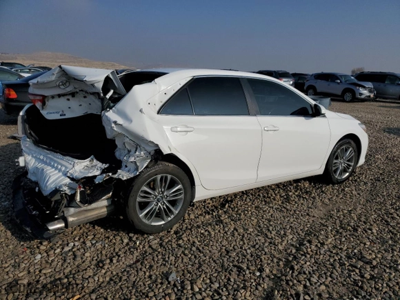 2017 Toyota Camry XLE with VIN 4T1BF1FK1HU400624, listed as a Copart auction lot 83687484 with 152,032 mi miles and Salvage Title. Bid and sale history available at carsss.com. Image 3.