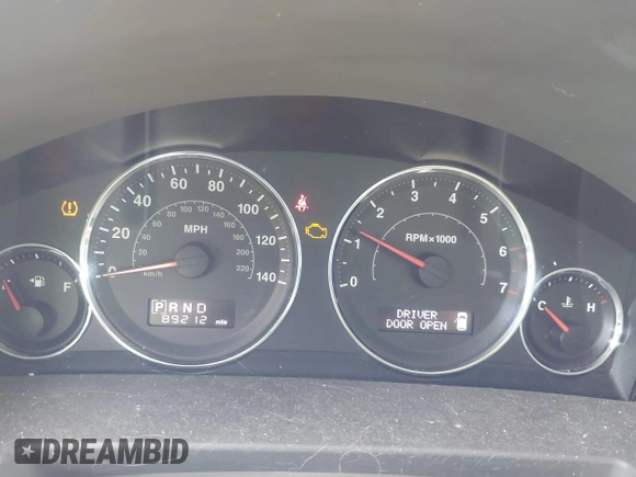 2010 Jeep Commander Sport z VIN 1J4RH4GK9AC147040, wystawiony jako IAAI lot #41638090 z przebiegiem 89 212 mil mil oraz . Historia ofert i sprzedaży dostępna na DreamBid. Obrazek 7.