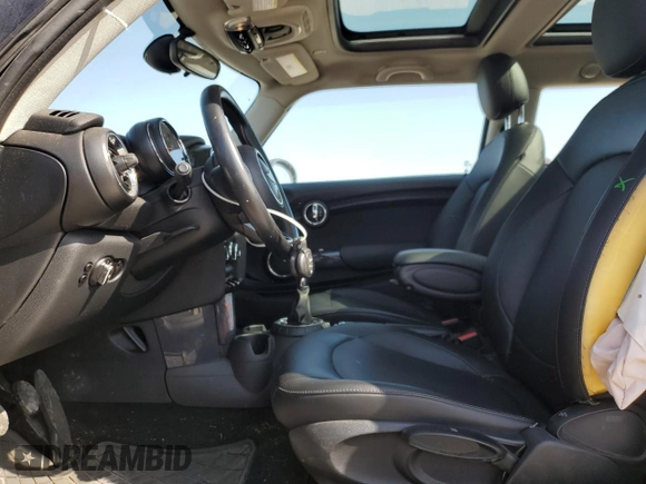 2014 MINI Hardtop with VIN WMWXM5C59ET972044, listed as a Copart auction lot 52519775 with 91,490 mi miles and Clean Title. Bid and sale history available at DreamBid. Image 7.