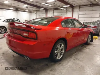 2013 Dodge Charger SXT z VIN 2C3CDXJG6DH528802, wystawiony jako IAAI lot #42172409 z przebiegiem 77 107 mil mil oraz . Historia ofert i sprzedaży dostępna na DreamBid. Obrazek 4.