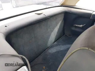 1985 Mercedes-Benz 380 z VIN WDBBA45C4FA016168, wystawiony jako IAAI lot #42245527 z przebiegiem 127 083 mil mil oraz . Historia ofert i sprzedaży dostępna na DreamBid. Obrazek 8.