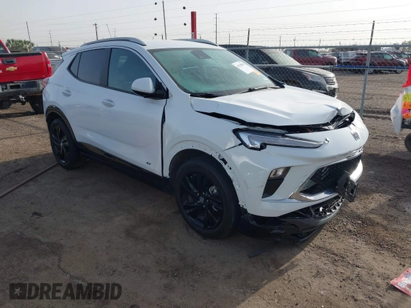 2025 Buick Encore GX Sport Touring с VIN KL4AMDSL4SB011771, выставлен на аукционе IAAI как лот 41718956 с пробегом 15 720 миль миль и . История ставок и продаж доступна на DreamBid. Изображение 1.