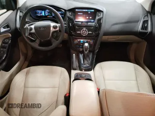 2014 Ford Focus Electric z VIN 1FADP3R4XEL330308, wystawiony jako Copart lot #54394165 z przebiegiem 82 423 mil mil oraz Tytuł czysty. Historia ofert i sprzedaży dostępna na DreamBid. Obrazek 8.