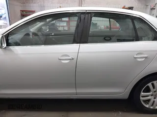 2007 Volkswagen Jetta 2.5 с VIN 3VWDF71K47M018384, выставлен на аукционе IAAI как лот 41400272 с пробегом 103 582 миль миль и . История ставок и продаж доступна на DreamBid. Изображение 14.