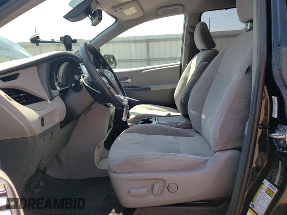 2019 Toyota Sienna LE Auto Access Seat with VIN 5TDKZ3DC9KS982129, listed as a Copart auction lot 62983214 with 246,772 mi miles and Salvage title. Bid and sale history available at DreamBid. Image 7.