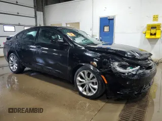 2015 Chrysler 200 S z VIN 1C3CCCBB1FN631957, wystawiony jako Copart lot #59207135 z przebiegiem Nie podano mil oraz Szkoda całkowita • Salvage title. Historia ofert i sprzedaży dostępna na DreamBid. Obrazek 4.