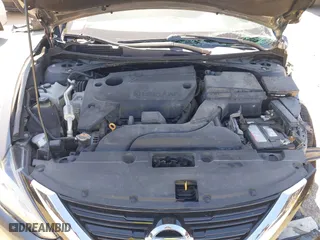 2018 Nissan Altima 2.5 SV with VIN 1N4AL3AP1JC102695, listed as a IAAI auction lot 40440992 with 58,063 mi miles. Bid and sale history available at carsss.com. Image 10.
