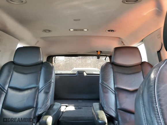 2019 Cadillac Escalade Luxury with VIN 1GYS3BKJ2KR115063, listed as a Copart auction lot 84330804 with 43,600 mi miles and Clean Title. Bid and sale history available at carsss.com. Image 10.