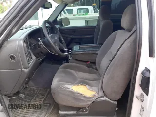 2005 Chevrolet Silverado 3500 LS with VIN 1GCJC39U35E255626, listed as a Copart auction lot 75616634 with 237,829 mi miles and Salvage Title. Bid and sale history available at carsss.com. Image 7.