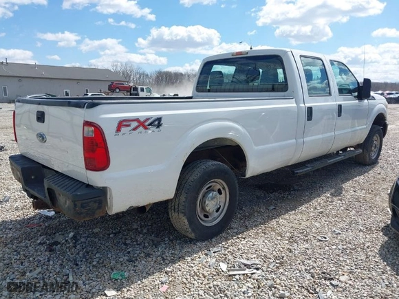 2011 Ford Super Duty F-250 SRW XL with VIN 1FT7W2B63BEA30495, listed as a IAAI auction lot 41889277 with 186,382 mi miles. Bid and sale history available at carsss.com. Image 4.