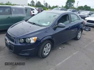 2015 Chevrolet Sonic LS z VIN 1G1JA5SH2F4114299, wystawiony jako IAAI lot #42078790 z przebiegiem 112 719 mil mil oraz . Historia ofert i sprzedaży dostępna na DreamBid. Obrazek 2.