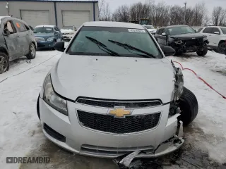 2013 Chevrolet Cruze LS with VIN 1G1PA5SH0D7209014, listed as a Copart auction lot 45330625 with 125,991 mi miles and Clean Title. Bid and sale history available at carsss.com. Image 5.