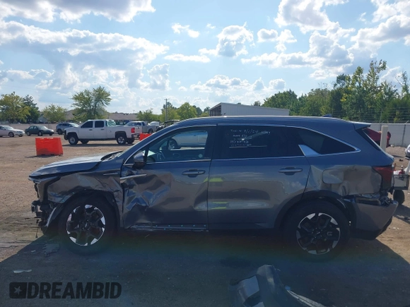 2024 Kia Sorento S z VIN 5XYRL4JC1RG265371, wystawiony jako IAAI lot #40450437 z przebiegiem 14 620 mil mil oraz . Historia ofert i sprzedaży dostępna na DreamBid. Obrazek 14.