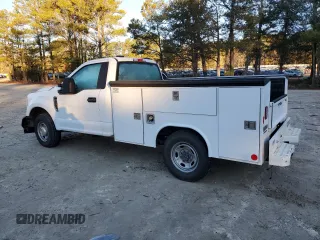 2021 Ford F-350 XL with VIN 1FTRF3A62MEC39018, listed as a Copart auction lot 80884973 with 45,966 mi miles and Non repairable. Bid and sale history available at DreamBid. Image 2.
