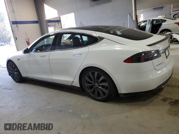 2015 Tesla Model S 85D with VIN 5YJSA1E4XFF110720, listed as a Copart auction lot 48694825 with Not Provided miles and Salvage Title. Bid and sale history available at carsss.com. Image 2.