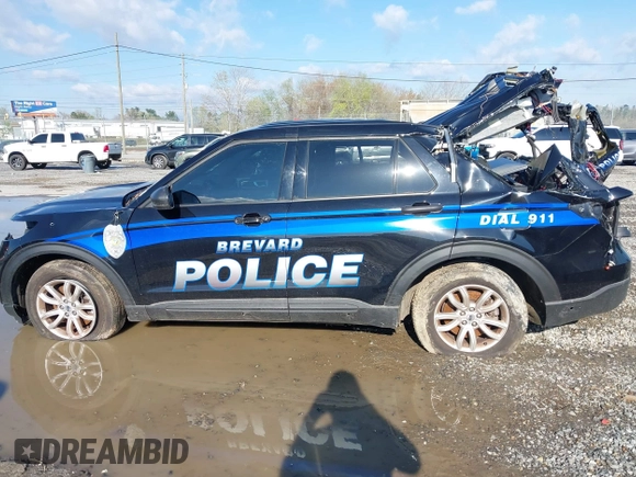 2022 Ford Police Interceptor z VIN 1FM5K8AC6NGC52692, wystawiony jako IAAI lot #41957993 z przebiegiem 7 834 mil mil oraz . Historia ofert i sprzedaży dostępna na DreamBid. Obrazek 14.