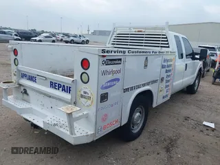 2013 Ford F-250 XL z VIN 1FT7X2A64DEA86642, wystawiony jako IAAI lot #42278335 z przebiegiem 253 022 mil mil oraz . Historia ofert i sprzedaży dostępna na DreamBid. Obrazek 4.