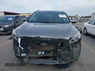2018 Kia Sorento LX with VIN 5XYPGDA31JG426849, listed as a IAAI auction lot 41019262 with 102,366 mi miles. Bid and sale history available at carsss.com. Image 6.