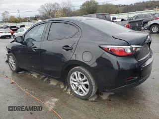 2016 Scion iA z VIN 3MYDLBZV9GY129875, wystawiony jako Copart lot #81368604 z przebiegiem 82 111 mil mil oraz Szkody całkowita. Historia ofert i sprzedaży dostępna na DreamBid. Obrazek 2.