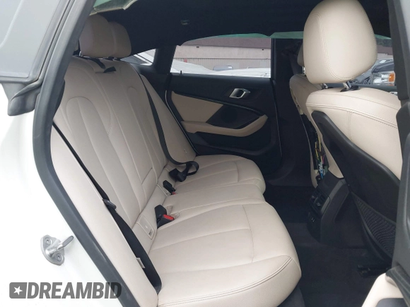 2021 BMW 2 Series 228i xDrive z VIN WBA73AK09M7H59090, wystawiony jako IAAI lot #42160400 z przebiegiem 78 782 mil mil oraz . Historia ofert i sprzedaży dostępna na DreamBid. Obrazek 8.