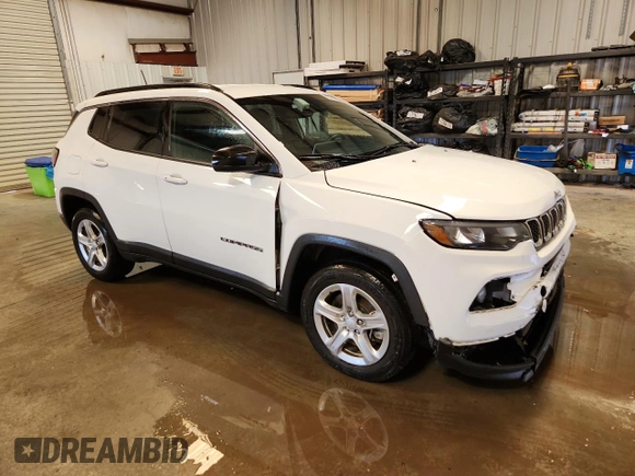 2023 Jeep Compass Latitude with VIN 3C4NJDBNXPT561810, listed as a Copart auction lot 64895215 with 59,166 mi miles and Clean title. Bid and sale history available at DreamBid. Image 4.