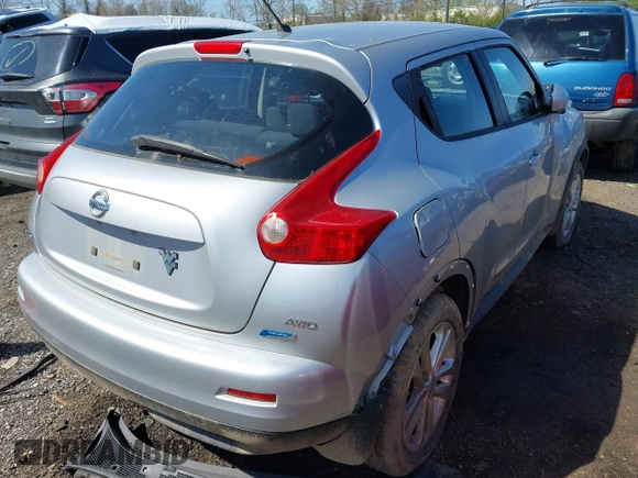 2014 Nissan Juke SL with VIN JN8AF5MVXET358643, listed as a IAAI auction lot 41990136 with 1 mi miles. Bid and sale history available at carsss.com. Image 4.