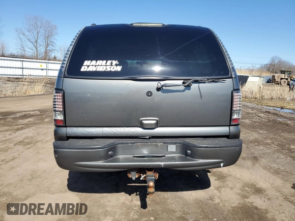 2001 Chevrolet Suburban LT z VIN 3GNFK16T51G104094, wystawiony jako Copart lot #47495315 z przebiegiem 240 554 mil mil oraz Czysty tytuł • Clean title. Historia ofert i sprzedaży dostępna na DreamBid. Obrazek 6.