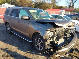 2018 Ford Expedition XLT with VIN 1FMJU1JT2JEA29961, listed as a IAAI auction lot 41084735 with 118,000 mi miles. Bid and sale history available at carsss.com. Image 1.