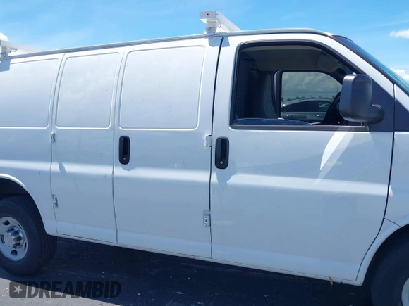2012 Chevrolet Express Cargo z VIN 1GCWGFCA1C1144412, wystawiony jako IAAI lot #42792791 z przebiegiem 182 242 mil mil oraz . Historia ofert i sprzedaży dostępna na DreamBid. Obrazek 13.