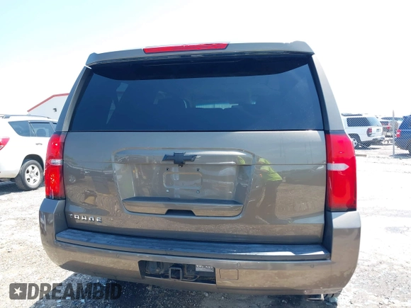 2016 Chevrolet Tahoe LT z VIN 1GNSCBKC8GR210829, wystawiony jako IAAI lot #42459936 z przebiegiem 160 518 mil mil oraz . Historia ofert i sprzedaży dostępna na DreamBid. Obrazek 17.