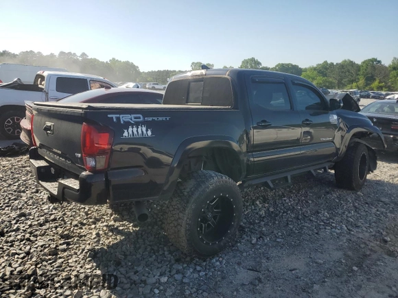 2018 Toyota Tacoma SR5 with VIN 3TMAZ5CN9JM067483, listed as a Copart auction lot 51476655 with 119,209 mi miles and Salvage Title. Bid and sale history available at DreamBid. Image 3.