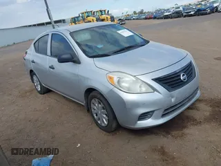 2014 Nissan Versa SV z VIN 3N1CN7AP4EL844350, wystawiony jako IAAI lot #42201655 z przebiegiem 133 117 mil mil oraz . Historia ofert i sprzedaży dostępna na DreamBid. Obrazek 1.