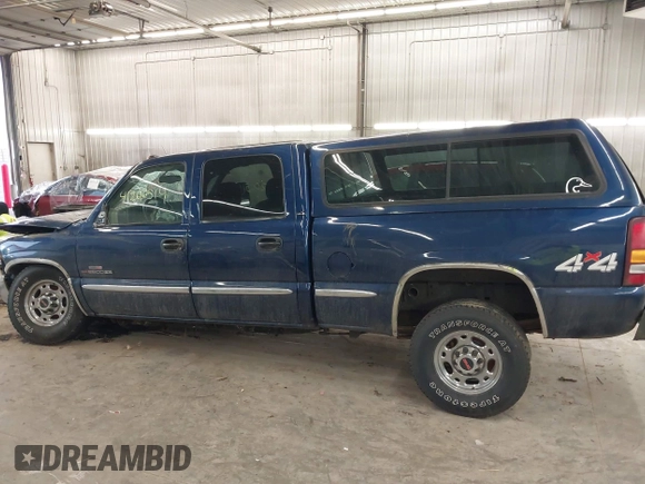 2002 GMC Sierra 2500HD SLE with VIN 1GTHK23192F157362, listed as a IAAI auction lot 41200514 with 145,273 mi miles. Bid and sale history available at carsss.com. Image 15.