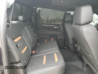 2025 GMC Sierra 2500HD AT4 z VIN 1GT4UPEY4SF204846, wystawiony jako Copart lot #47201165 z przebiegiem 2 557 mil mil oraz Szkoda całkowita • Salvage title. Historia ofert i sprzedaży dostępna na DreamBid. Obrazek 11.