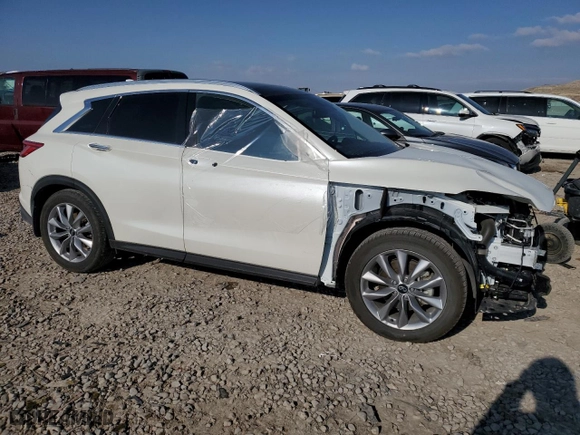 2021 Infiniti QX50 LUXE with VIN 3PCAJ5BB1MF115520, listed as a Copart auction lot 67252942 with 9,242 mi miles. Bid and sale history available at carsss.com. Image 4.