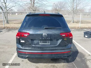 2023 Volkswagen Tiguan SE R-Line Black with VIN 3VVCB7AXXPM094621, listed as a IAAI auction lot 41737103 with 21,069 mi miles. Bid and sale history available at carsss.com. Image 16.