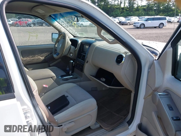 2007 Ford Explorer XLT z VIN 1FMEU73E97UB67644, wystawiony jako IAAI lot #42574685 z przebiegiem Nie podano mil oraz . Historia ofert i sprzedaży dostępna na DreamBid. Obrazek 5.