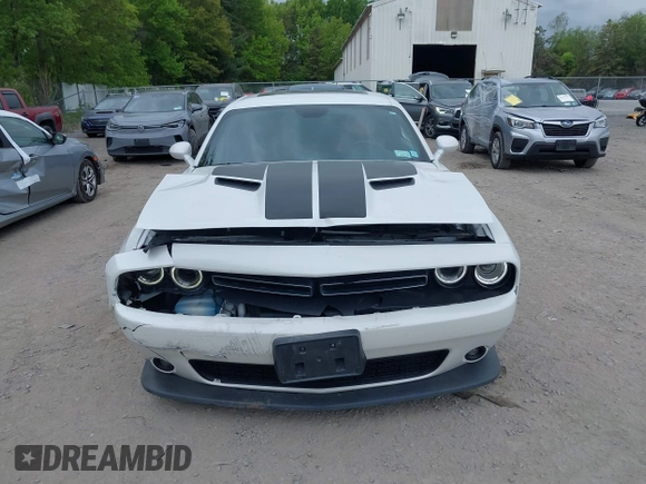 2015 Dodge Challenger SXT Plus z VIN 2C3CDZBG9FH705579, wystawiony jako IAAI lot #42268112 z przebiegiem 83 786 mil mil oraz . Historia ofert i sprzedaży dostępna na DreamBid. Obrazek 12.