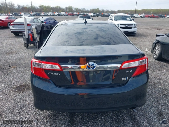 2013 Toyota Camry Hybrid LE with VIN 4T1BD1FK5DU076612, listed as a IAAI auction lot 42000025 with 210,000 mi miles. Bid and sale history available at carsss.com. Image 16.