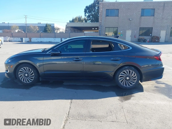 2020 Hyundai Sonata Hybrid Ultimate with VIN KMHL34JJ0LA011724, listed as a IAAI auction lot 41861571 with 1 mi miles. Bid and sale history available at carsss.com. Image 15.